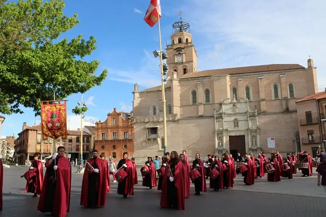 Pasacalles de la Banda de la Cofrad&iacute;a la Santa Vera Cruz de Calahorra (La Rioja) | Valladolid Plural
