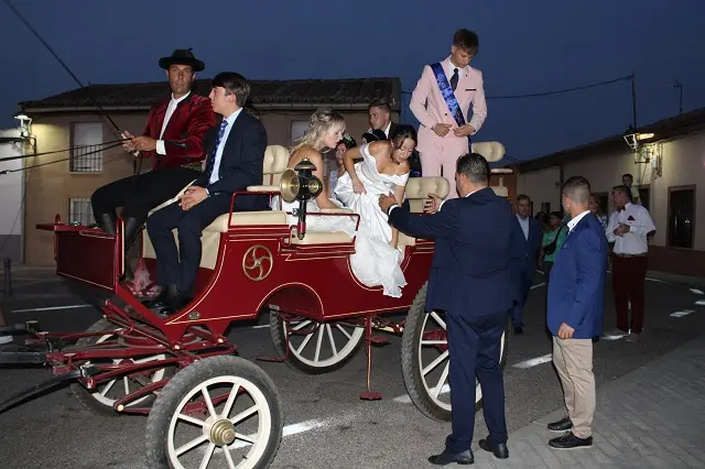 Reinas y Galanes de las Fiestas de San Agust&iacute;n de Fresno el Viejo | Valladolid Plural