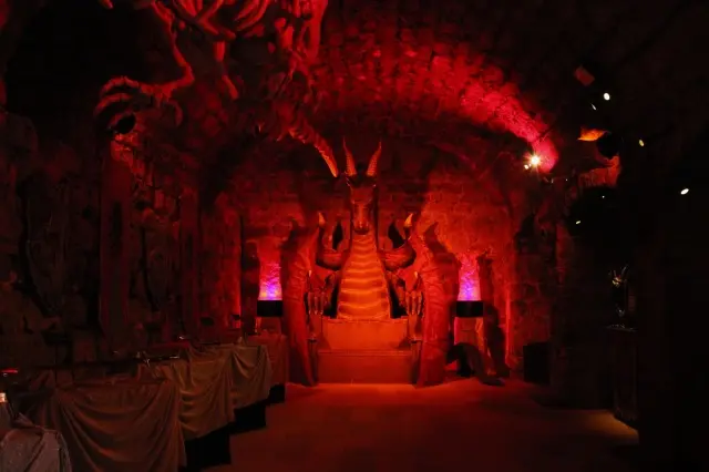 La Guarida del Drag&oacute;n en el Castillo Encantado | Valladolid Plural