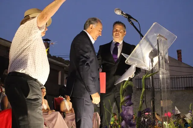 El alcalde de Cabez&oacute;n, junto a los pregoneros de las Fiestas de San Roque 2024 | Valladolid Plural