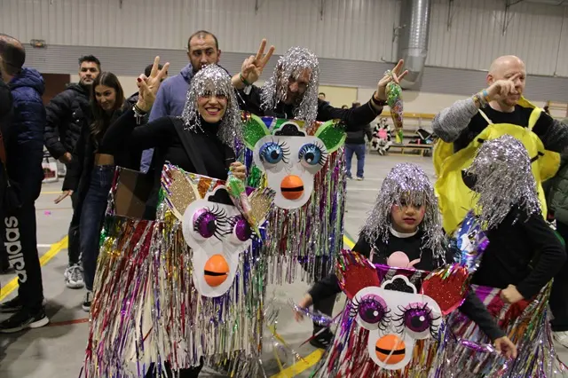 Las familias de Fuensalda&ntilde;a disfrutaron a lo grande de la fiesta del Carnaval | Valladolid Plural