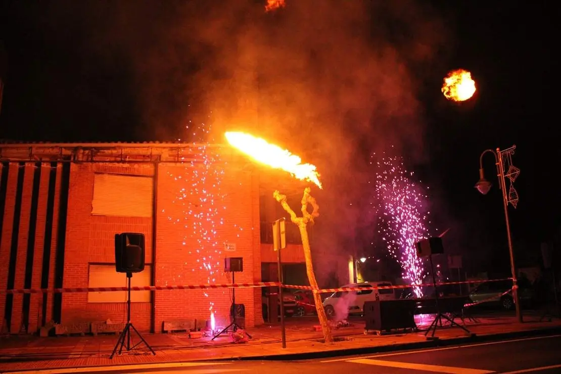 Encendido luces de Navidad y chocolatada Fuensaldana 2025 (5)