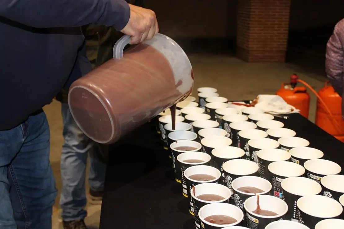 Encendido luces de Navidad y chocolatada Fuensaldana 2025 (7)