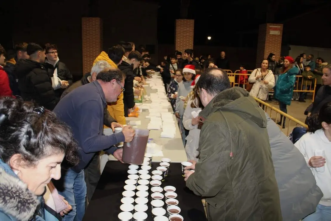 Encendido luces de Navidad y chocolatada Fuensaldana 2025 (8)