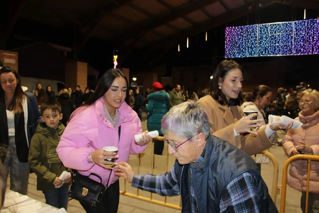 Encendido luces de Navidad y chocolatada Fuensaldana 2025 (9)