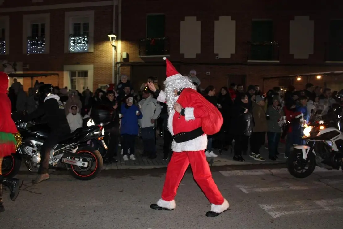 Llegada motera Papa Noel Mojados Navidad 2025 (8)