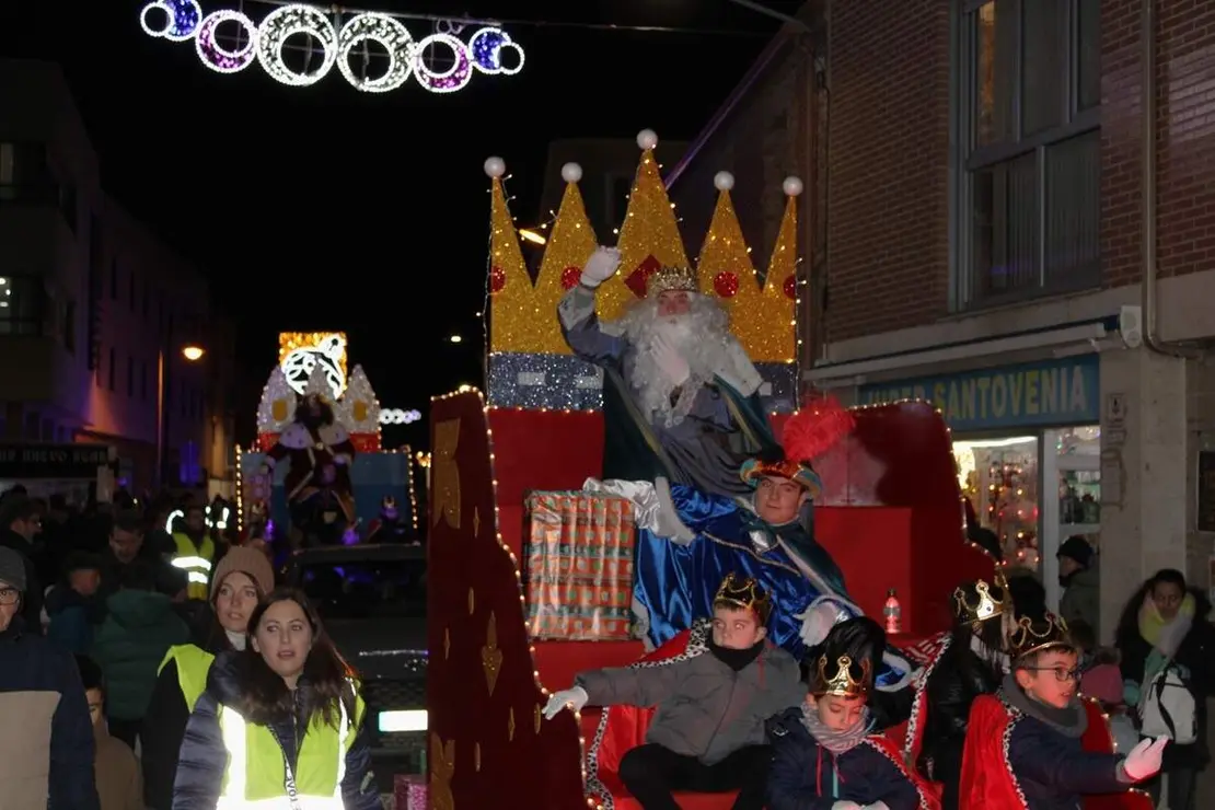 Cabalgata de Reyes Magos Santovenia de Pisuerga 2026 (10)