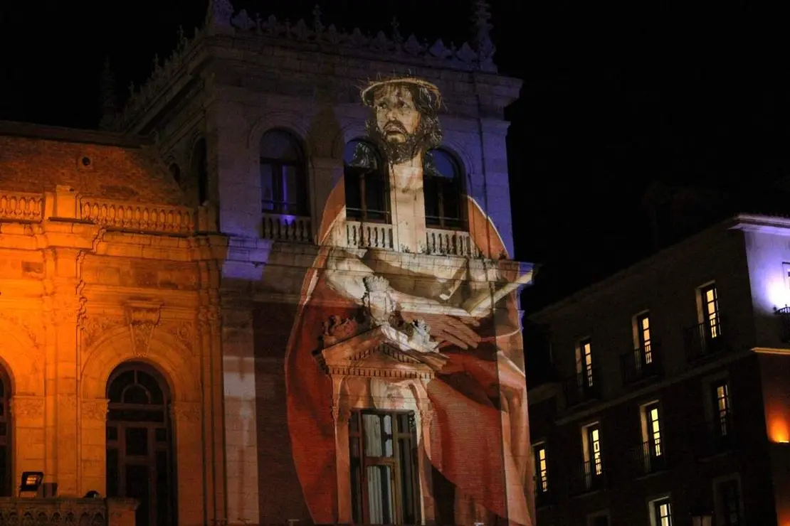Proyecciones imagenes Semana Santa fachadas Ayuntamiento e Iglesia Vera Cruz Valladolid (1)