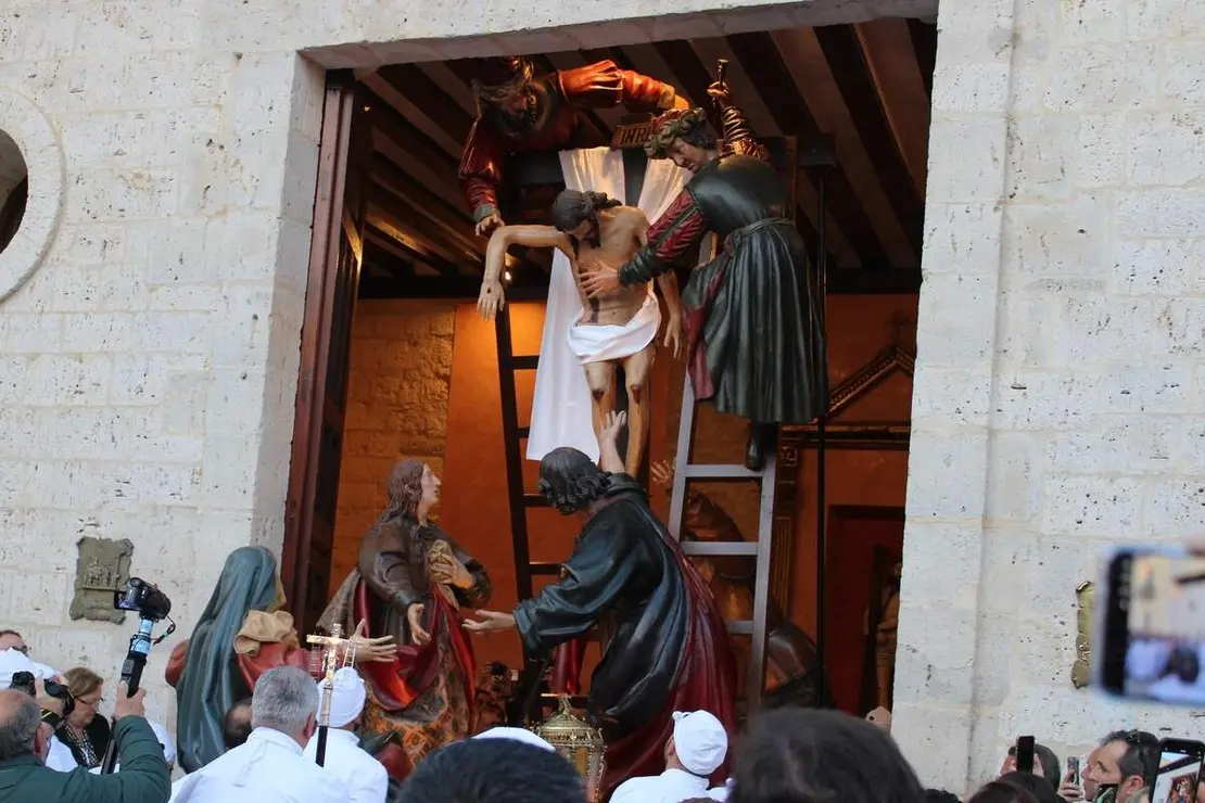 Salida de los Pasos Grandes y procesion del Viernes Santo Semana Santa Medina de Rioseco 2026 (3)