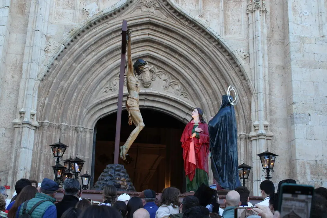 Salida de los Pasos Grandes y procesion del Viernes Santo Semana Santa Medina de Rioseco 2026 (5)
