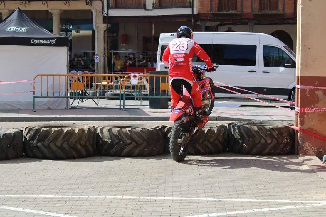 Concentracion motera Los Pichones y Super Enduro Urbano Villalon de Campos 2026 (4)