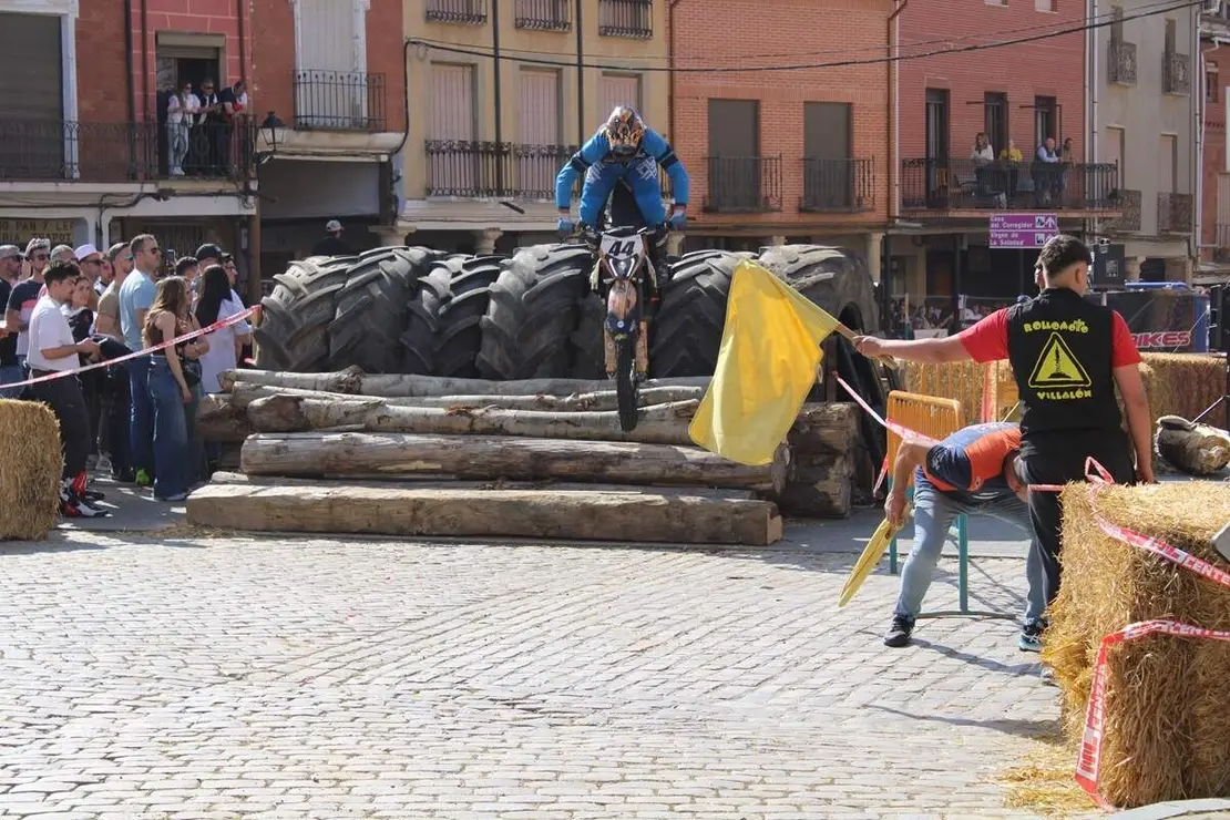 Concentracion motera Los Pichones y Super Enduro Urbano Villalon de Campos 2026 (3)