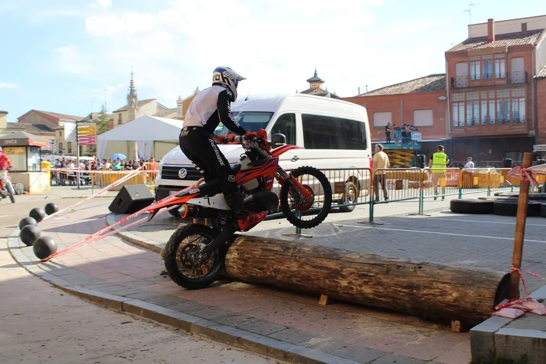 Concentracion motera Los Pichones y Super Enduro Urbano Villalon de Campos 2026 (9)