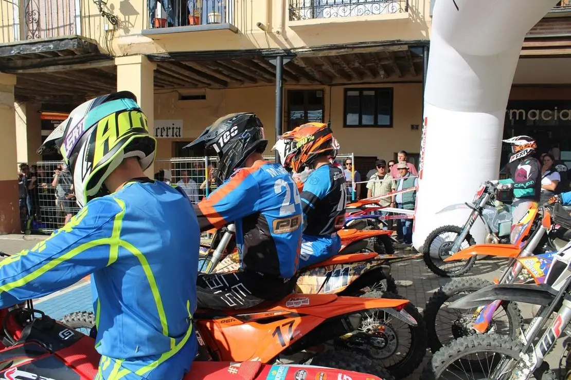 Concentracion motera Los Pichones y Super Enduro Urbano Villalon de Campos 2026 (12)