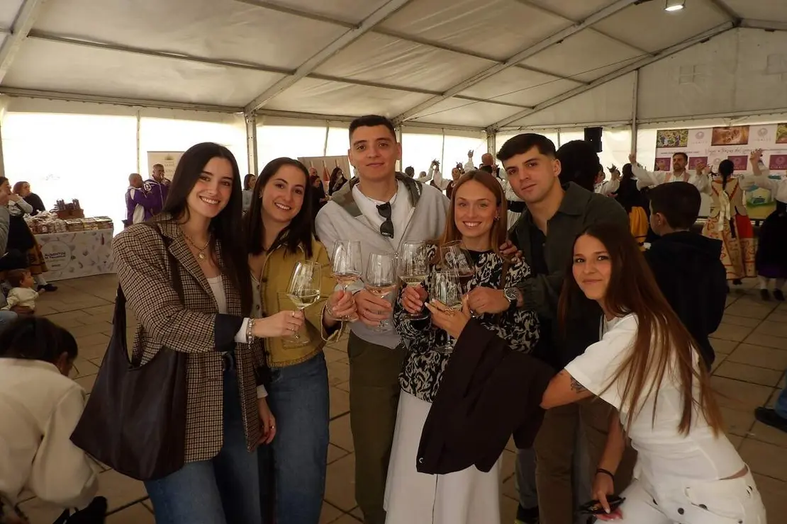 Celebracion Fiesta de la Primavera vinos y folclore Santovenia de Pisuerga 2026 (13)