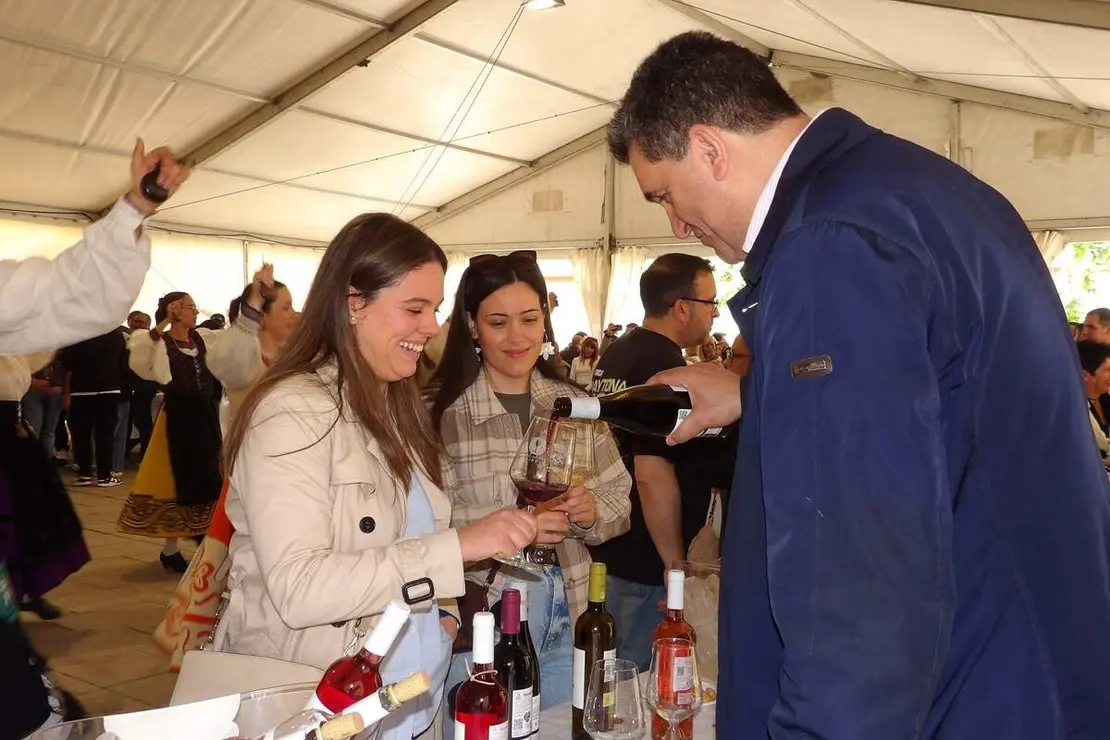 Celebracion Fiesta de la Primavera vinos y folclore Santovenia de Pisuerga 2026 (15)