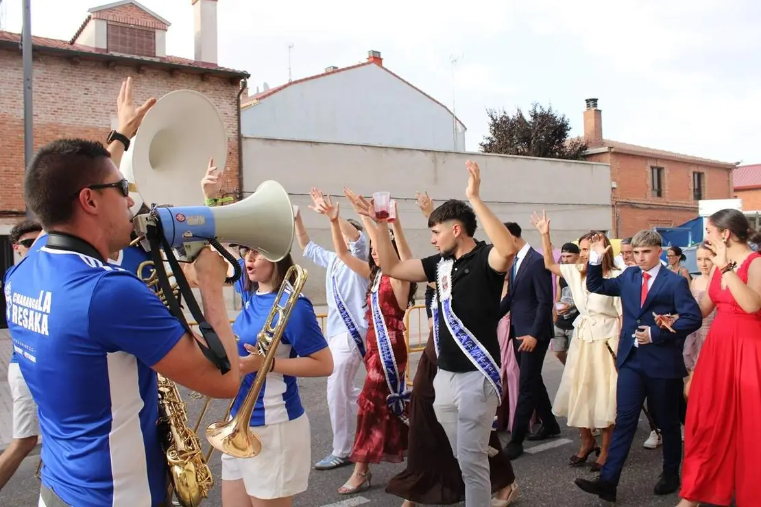 Pasacalles y pregon de las Fiestas de San Juan Santovenia de Pisuerga 2026 (6)