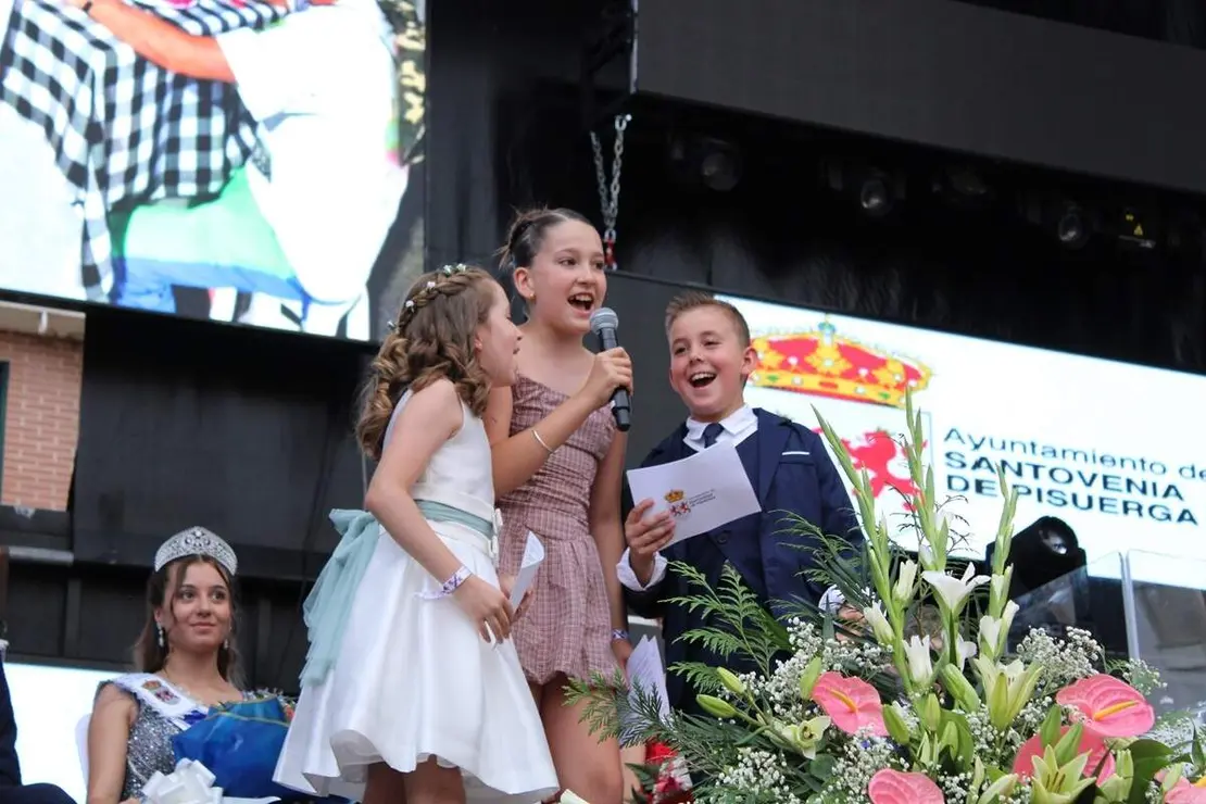 Pasacalles y pregon de las Fiestas de San Juan Santovenia de Pisuerga 2026 (13)
