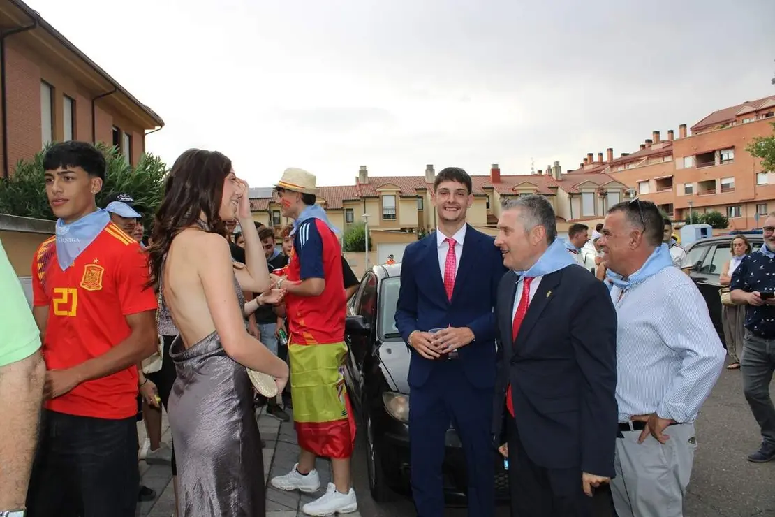 Entrega del panuelo y proclamacion de Quintos y Quintas Fiestas de La Cisterniga 2026 (6)