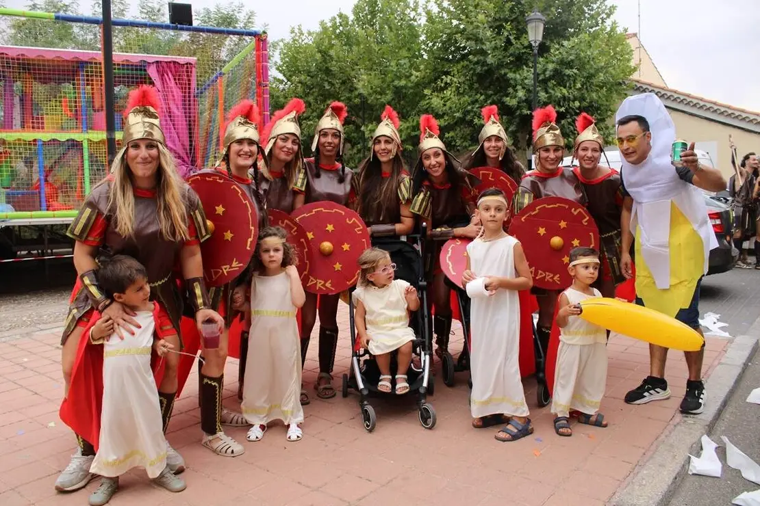 Desfile de disfraces inicio Fiestas San Roque Cabezon de Pisuerga 2026 (3)