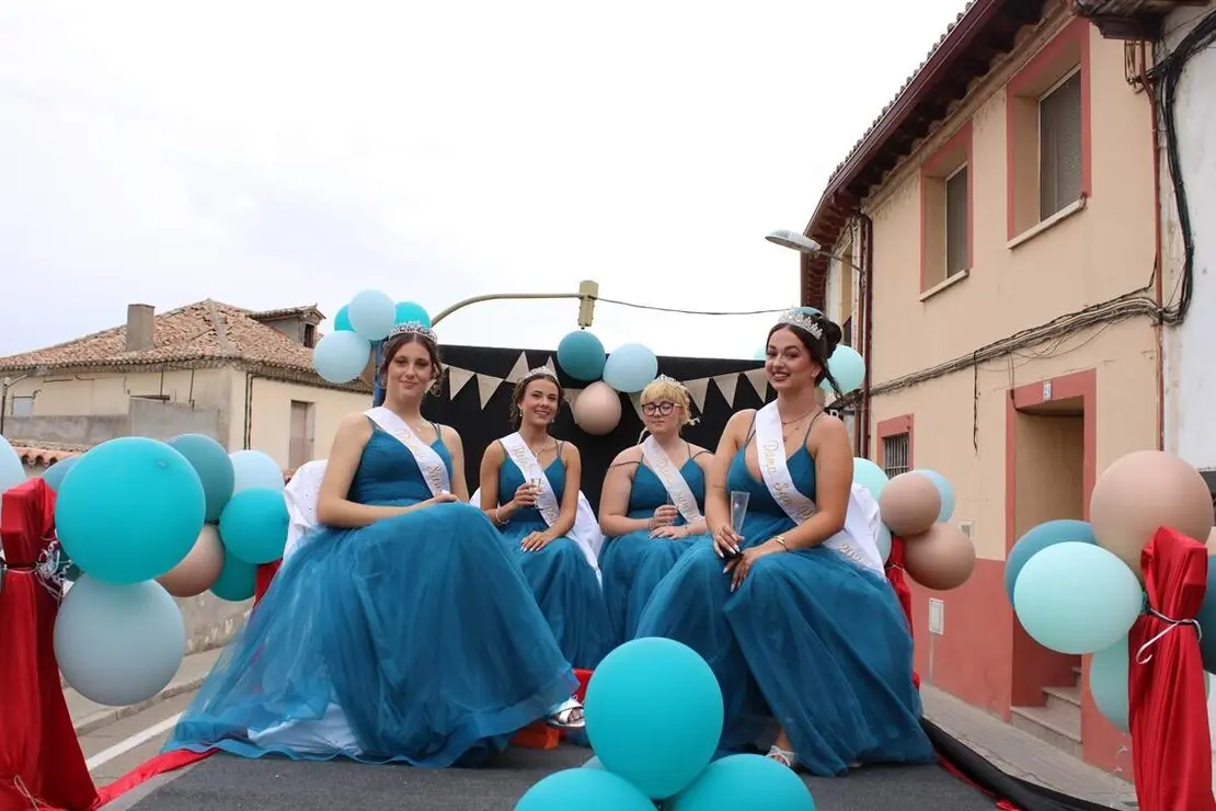 Desfile de disfraces inicio Fiestas San Roque Cabezon de Pisuerga 2026 (4)