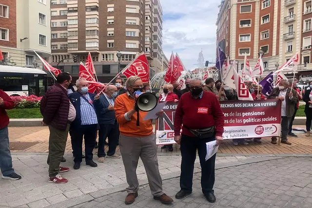 Concentraci&oacute;n de los pensionistas en Valladolid | Fuente: UGT Castilla y Le&oacute;n