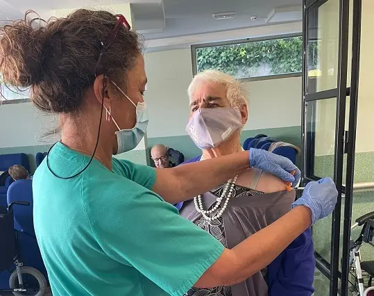 Vacunaci&oacute;n contra la COVID-19 | Fuente: JCYL