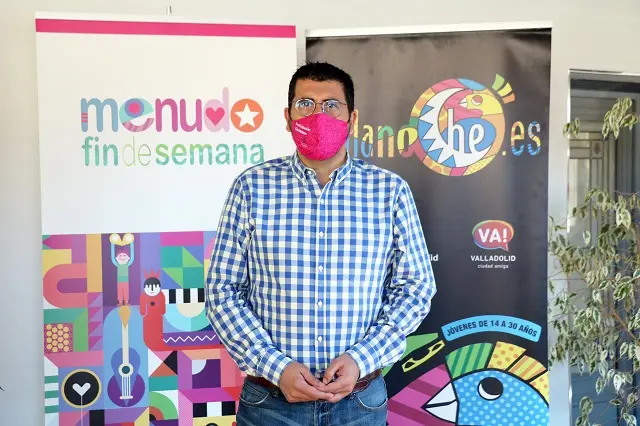 El concejal Alberto Bustos presenta la nueva edici&oacute;n de 'Vallatarde' y 'Vallanoche' | Fuente: Ayuntamiento de Valladolid