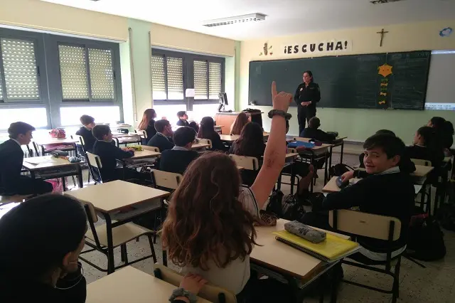 Campa&ntilde;a de la Polic&iacute;a de Valladolid contra el acoso escolar | Fuente: Colegio Amor de Dios