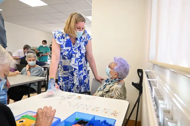 La consejera de Familia, Isabel Blanco, visita una residencia de mayores | Fuente: jcyl 