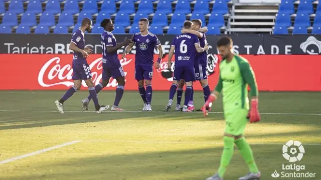 El Real Valladolid celebrando un gol en Butarque | Fuente: LaLiga