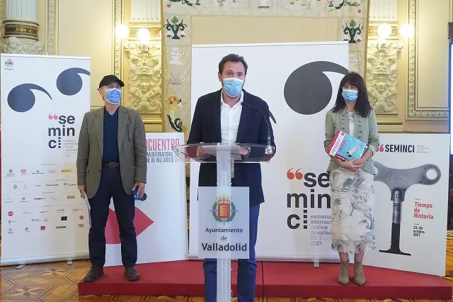 El alcalde, &Oacute;scar Puente, la concejala de Cultura, Ana Redondo y el director de la Seminci, Javier Angulo | Fuente: Ayuntamiento de Valladolid