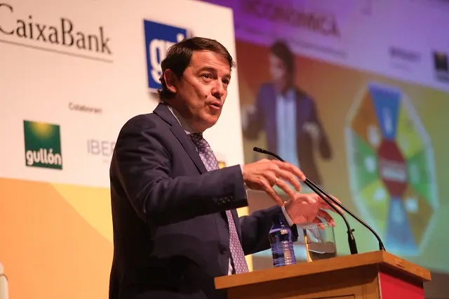Presidente de la Junta de Castilla y Le&oacute;n, Alfonso Fern&aacute;ndez Ma&ntilde;ueco, en los XV Premios &ldquo;Castilla y Le&oacute;n Econ&oacute;mica&rdquo; | Fuente: jcyl