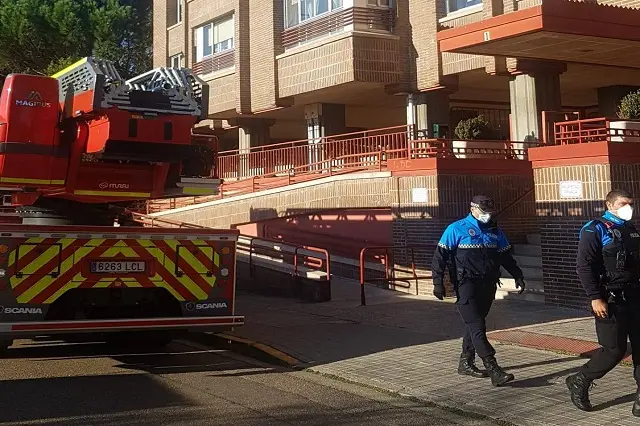 Las patrullas de bomberos y Polic&iacute;a se desplaza hasta la plaza Paraguay | Fuente: Polic&iacute;a Municipal