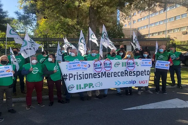 Concentraci&oacute;n de los trabajadores de prisiones frente a la Subdelegaci&oacute;n del Gobierno en Valladolid | Fuente: CSIF Castilla y Le&oacute;n