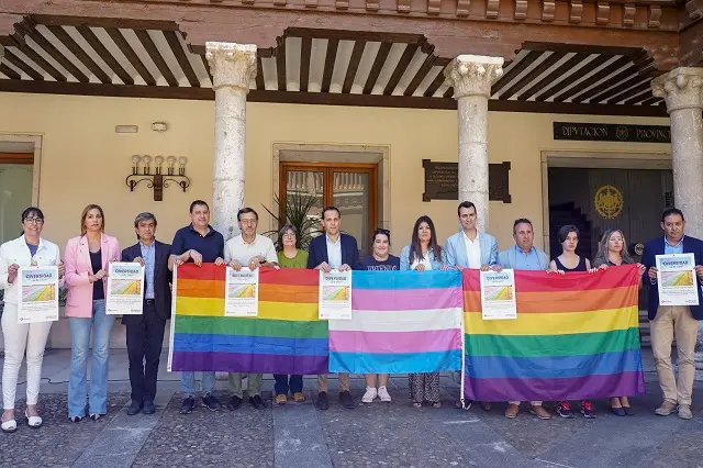 Valladolid. 28/6/2022. La Diputaci&oacute;n de Valladolid conmemora el D&iacute;a LGTBI en el Palacio de Pimentel .
FOTO/DPV/Miguel &Aacute;ngel Santos