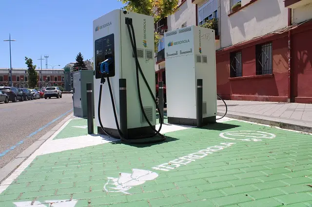 Puntos de recarga para veh&iacute;culos el&eacute;ctricos en el entorno de la Plaza Col&oacute;n | Valladolid Plural