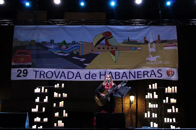 Actuaci&oacute;n de Liuba Mar&iacute;a Hevia en la 29&ordf; Trovada de Habaneras de Mayorga | Valladolid Plural