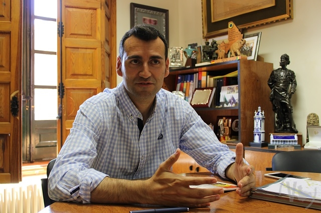 David Esteban durante una entrevista con este medio en el Ayuntamiento de Rioseco | Valladolid Plural