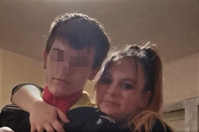 Miriam junto a su hijo Yeray, el joven atropellado en el Paseo Arco de Ladrillo