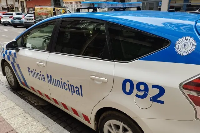 Coche de la Polic&iacute;a Municipal | Valladolid Plural