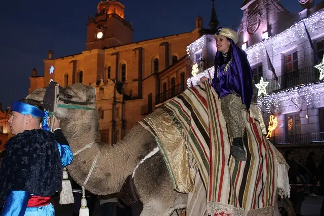 Cabalgata de los Pajes Reales y el s&eacute;quito de animales en Medina del Campo | Valladolid Plural