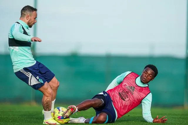 Iv&aacute;n S&aacute;nchez y Malsa durante una sesi&oacute;n de entrenamiento | Fuente: Real Valladolid
