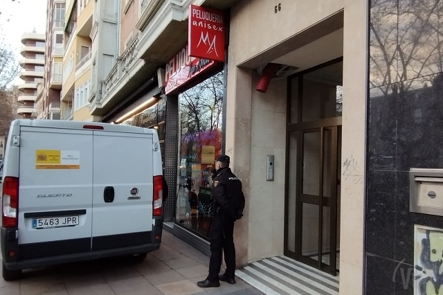 Portal del piso donde han sido apu&ntilde;aladas madre e hija en el Paseo Zorrilla | Valladolid Plural