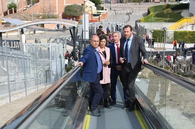 &Oacute;scar Puente inaugura los elevadores de Parquesol norte | Valladolid Plural