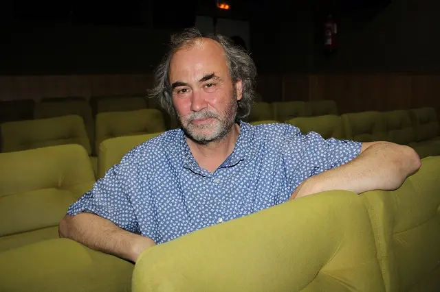 Arturo Due&ntilde;as en una de las salas de los Cines Casablanca | Valladolid Plural