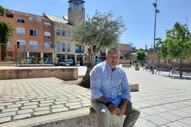 Alberto Redondo, nuevo alcalde de La Cist&eacute;rniga en la Plaza Mayor | Valladolid Plural