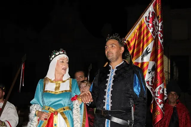 Desfile inaugural 'La Corte de los Reyes Cat&oacute;licos' en Medina del Campo | Valladolid Plural