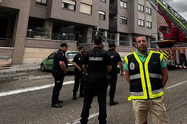 Javier Redondo, agente de la Polic&iacute;a Nacional de Valladolid y vecino del bloque siniestrado en Parquesol
