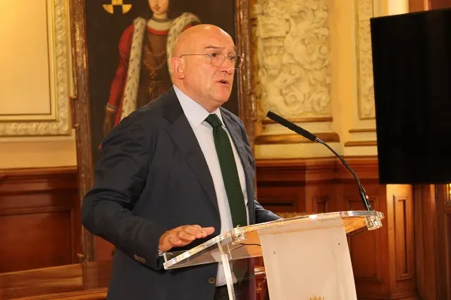 Jes&uacute;s Julio Carnero, alcalde de Valladolid, en rueda de prensa | Valladolid Plural